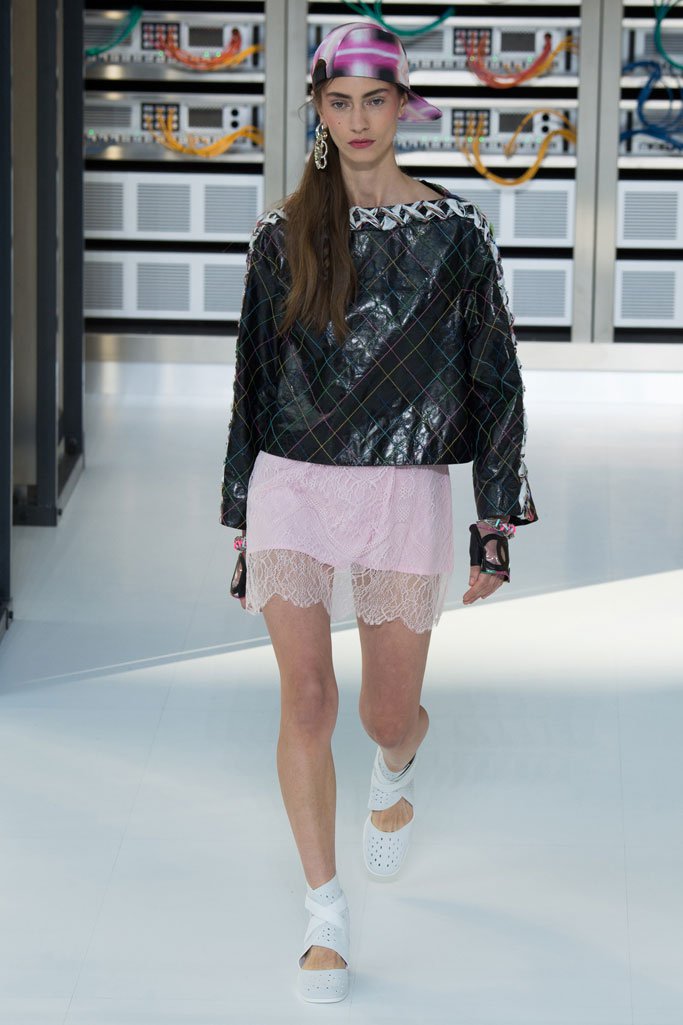 Chanel（香奈儿）2025春夏巴黎时装周时装秀