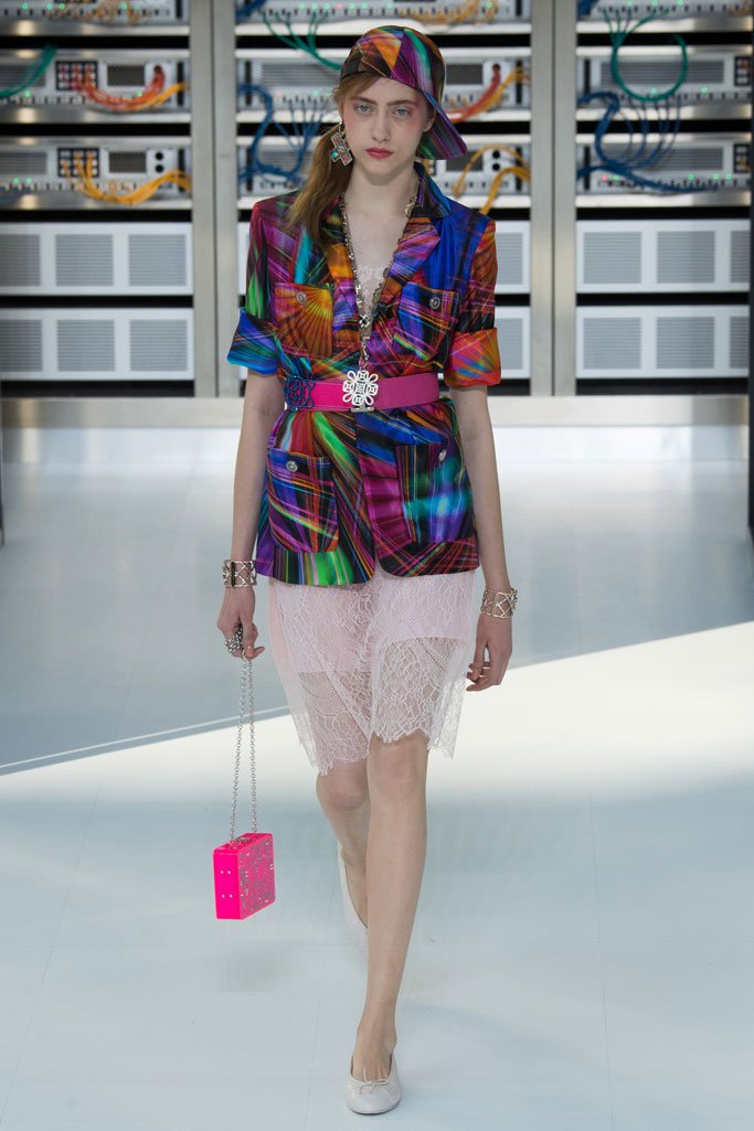 Chanel（香奈儿）2025春夏巴黎时装周时装秀