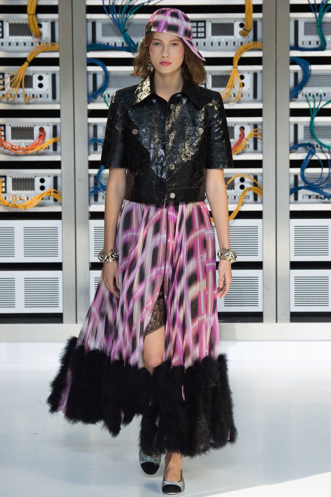 Chanel（香奈儿）2025春夏巴黎时装周时装秀