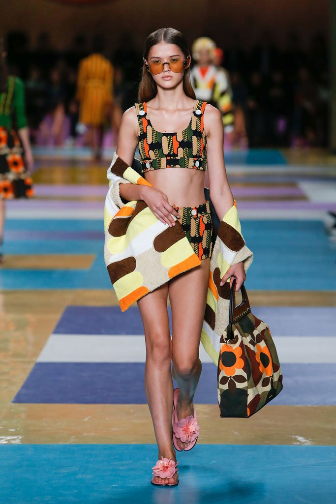 Miu Miu（缪缪）2025春夏巴黎时装周时装秀