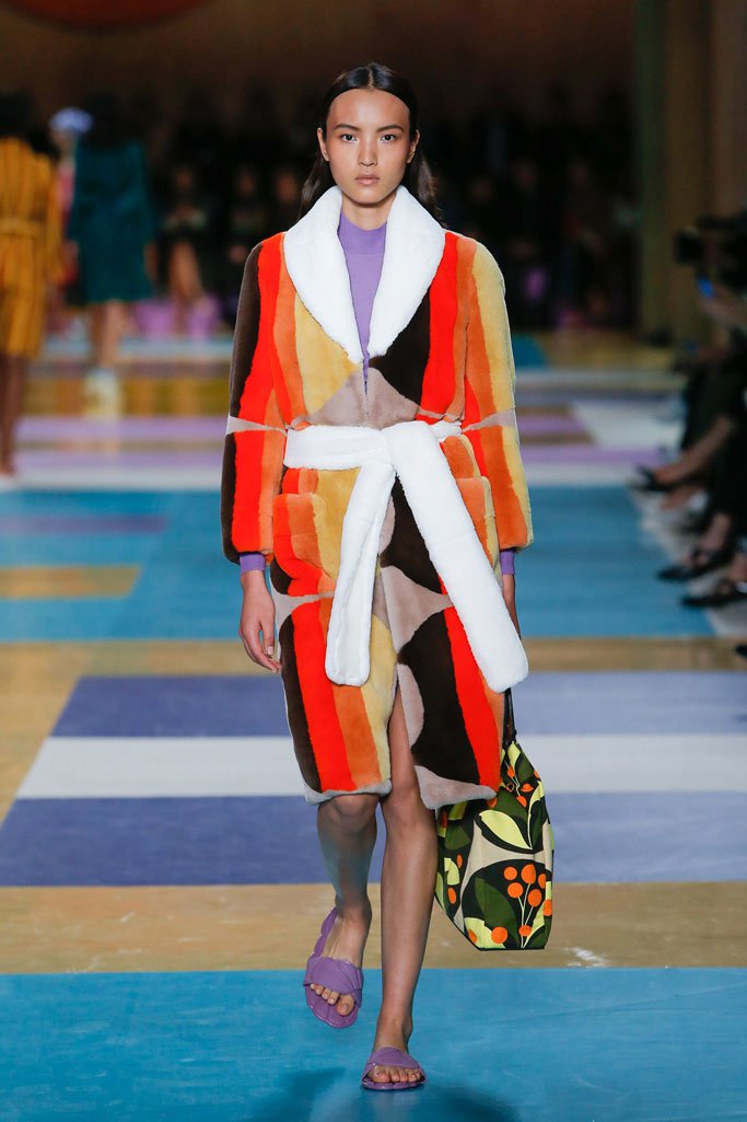 Miu Miu（缪缪）2025春夏巴黎时装周时装秀