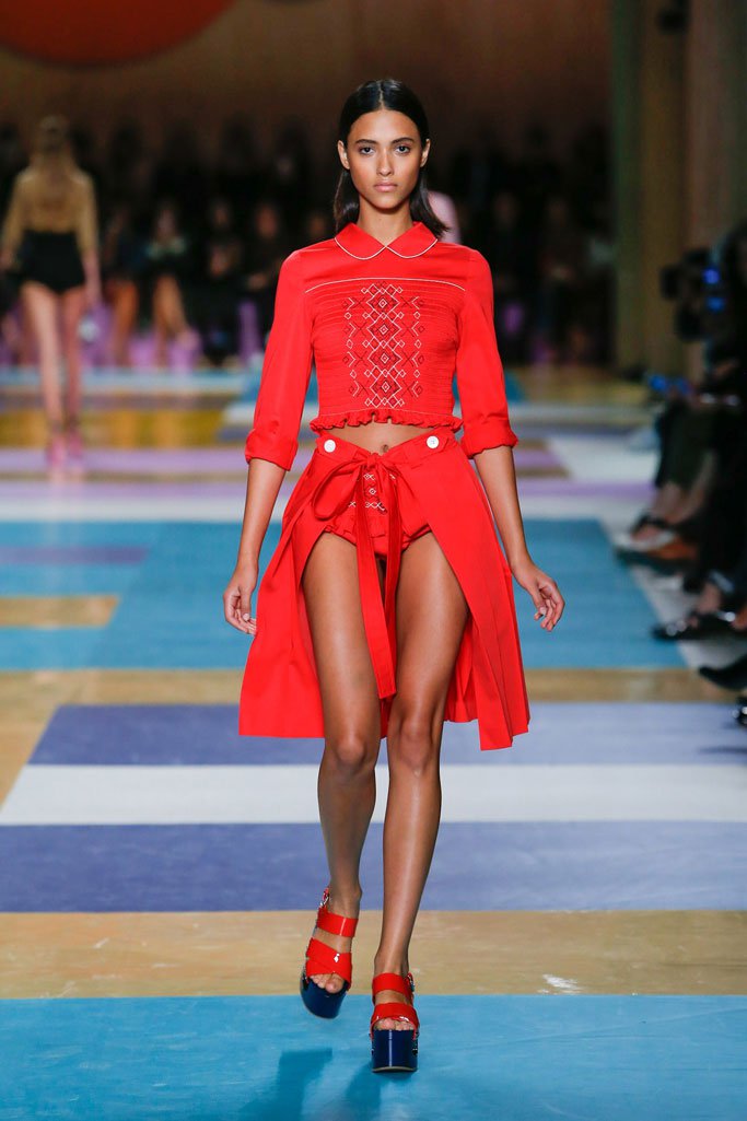 Miu Miu（缪缪）2025春夏巴黎时装周时装秀