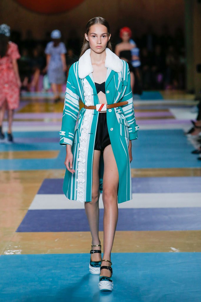 Miu Miu（缪缪）2025春夏巴黎时装周时装秀