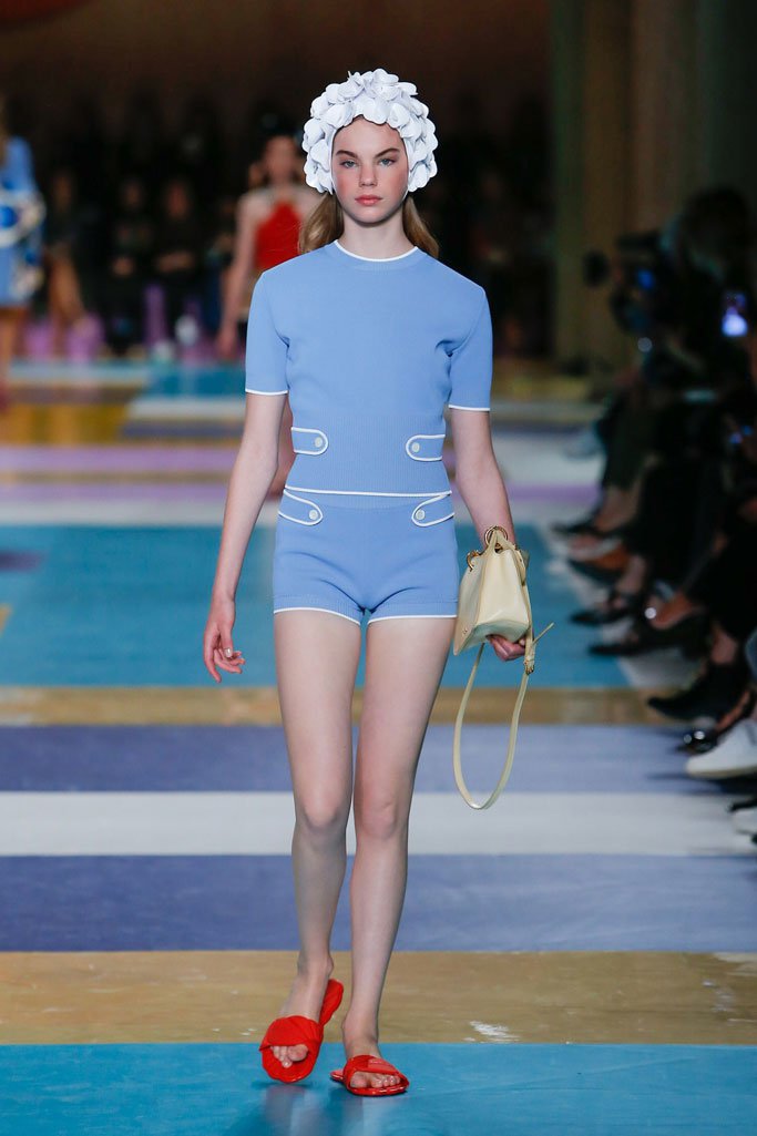 Miu Miu（缪缪）2025春夏巴黎时装周时装秀