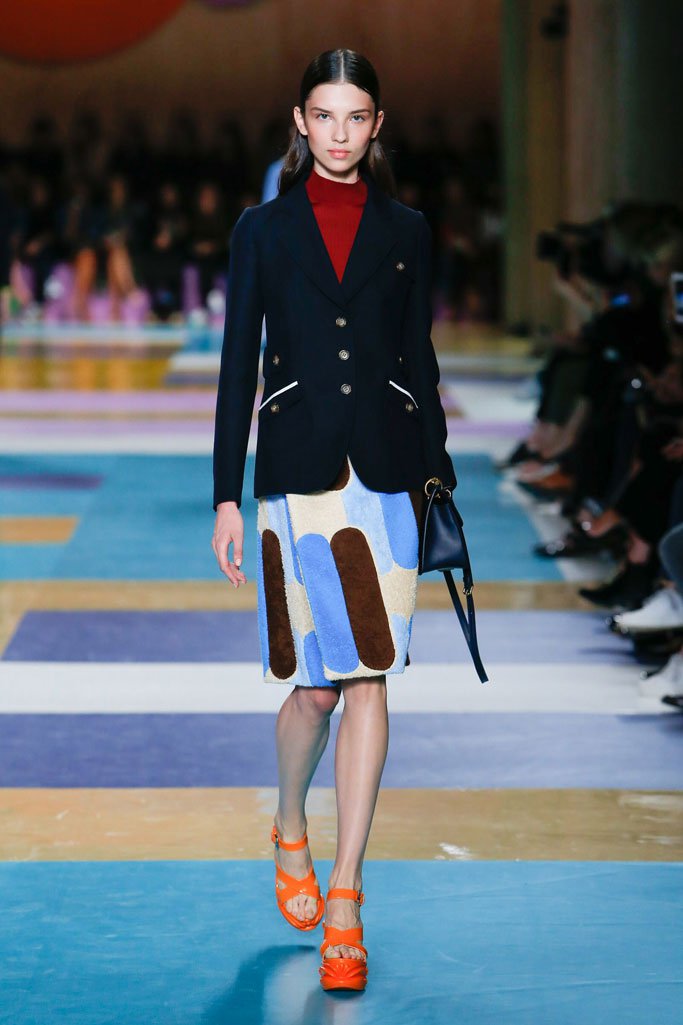 Miu Miu（缪缪）2025春夏巴黎时装周时装秀