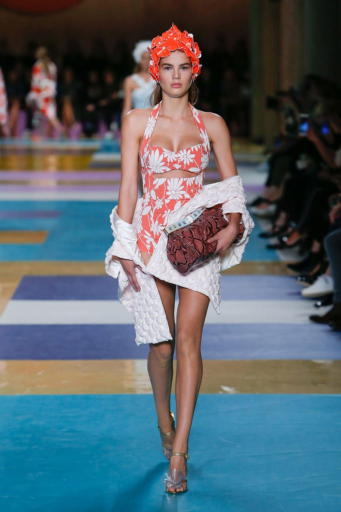 Miu Miu（缪缪）2025春夏巴黎时装周时装秀