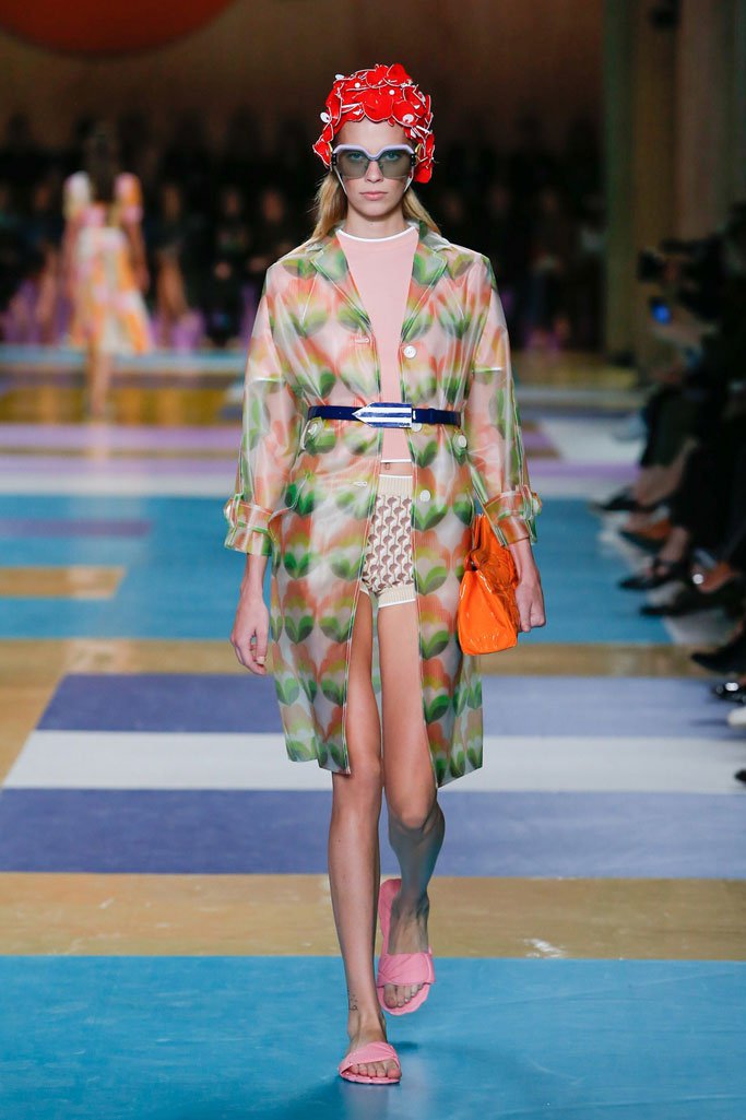 Miu Miu（缪缪）2025春夏巴黎时装周时装秀