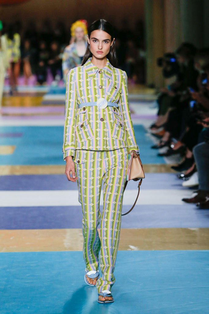 Miu Miu（缪缪）2025春夏巴黎时装周时装秀