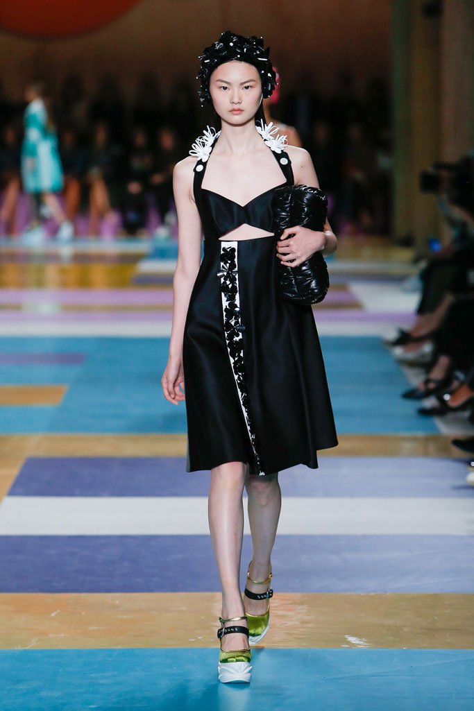 Miu Miu（缪缪）2025春夏巴黎时装周时装秀