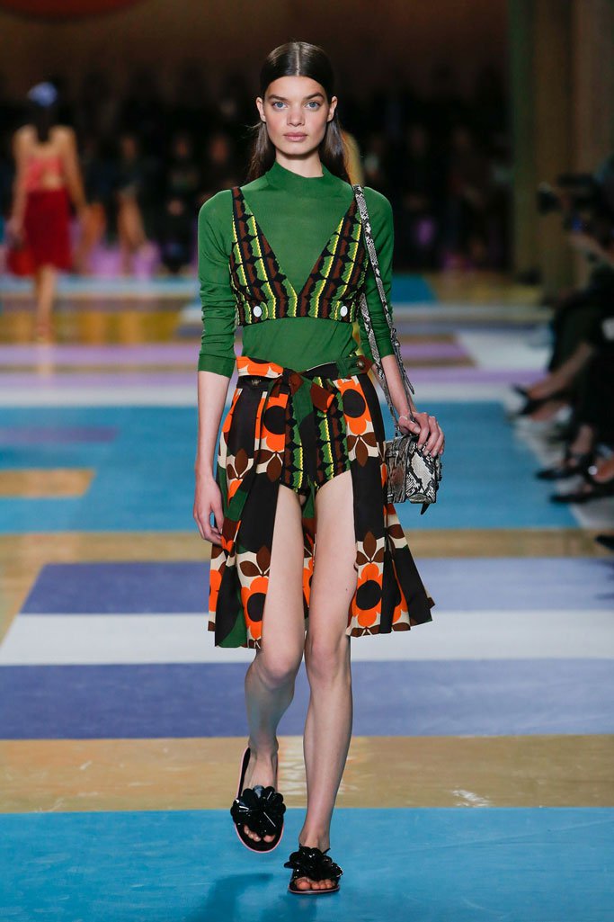 Miu Miu（缪缪）2025春夏巴黎时装周时装秀