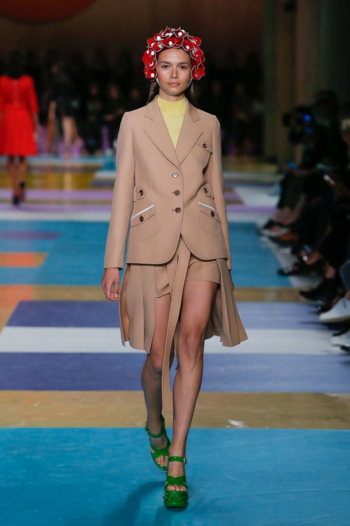 Miu Miu（缪缪）2025春夏巴黎时装周时装秀