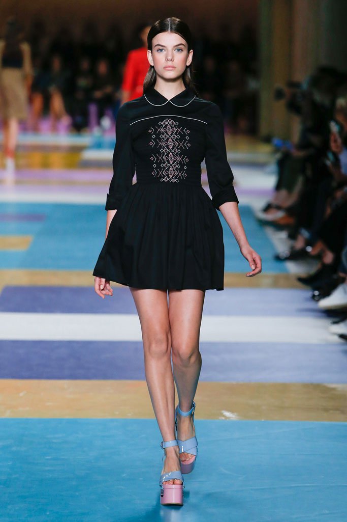 Miu Miu（缪缪）2025春夏巴黎时装周时装秀