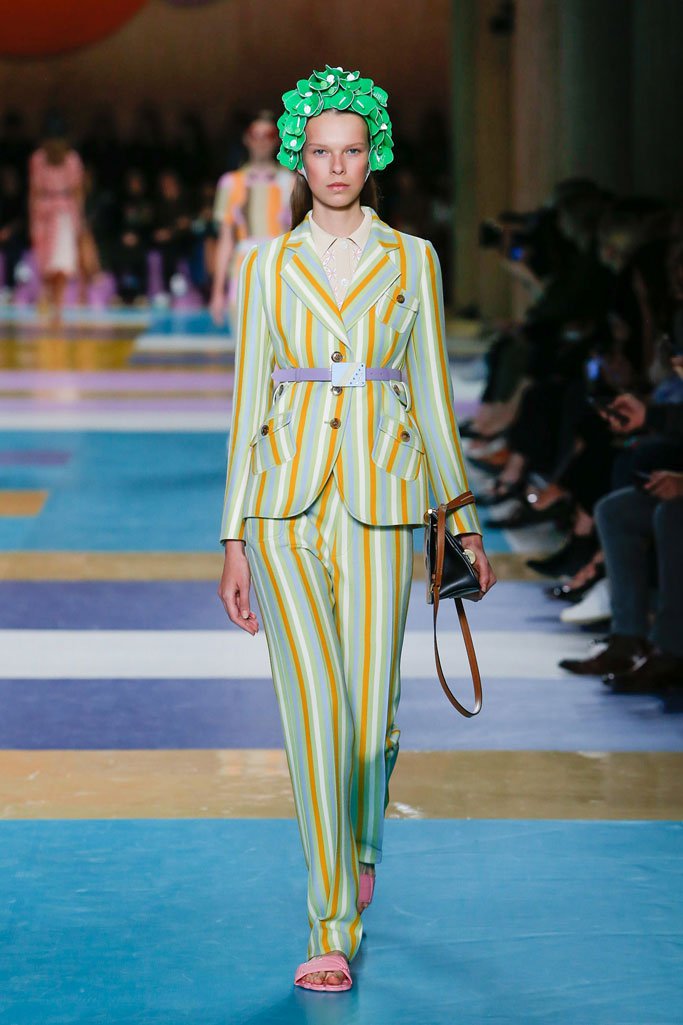 Miu Miu（缪缪）2025春夏巴黎时装周时装秀