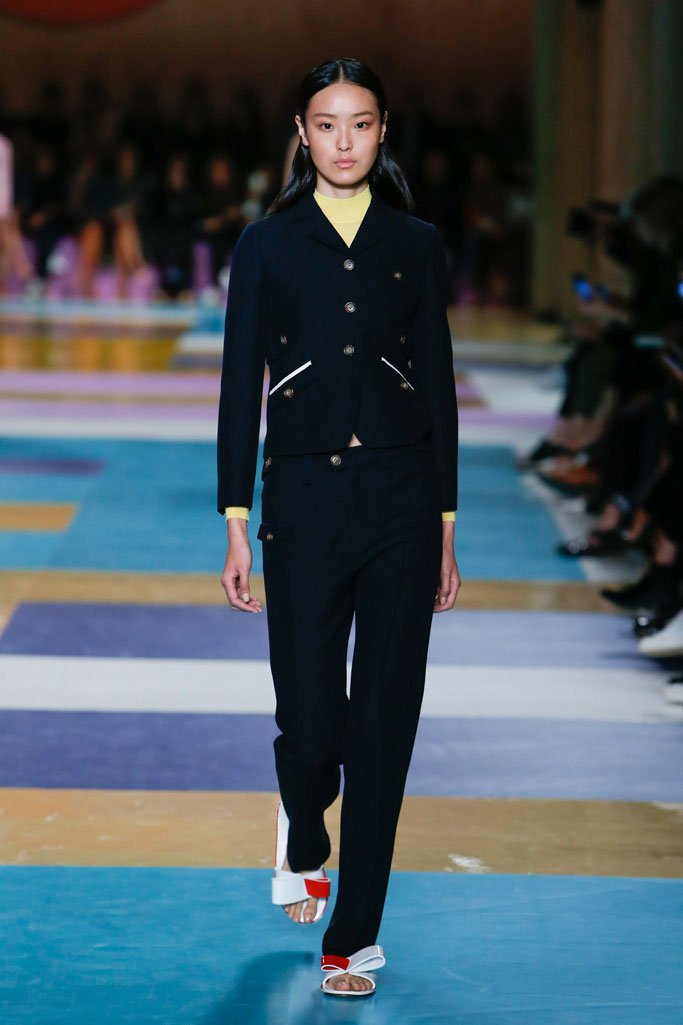 Miu Miu（缪缪）2025春夏巴黎时装周时装秀