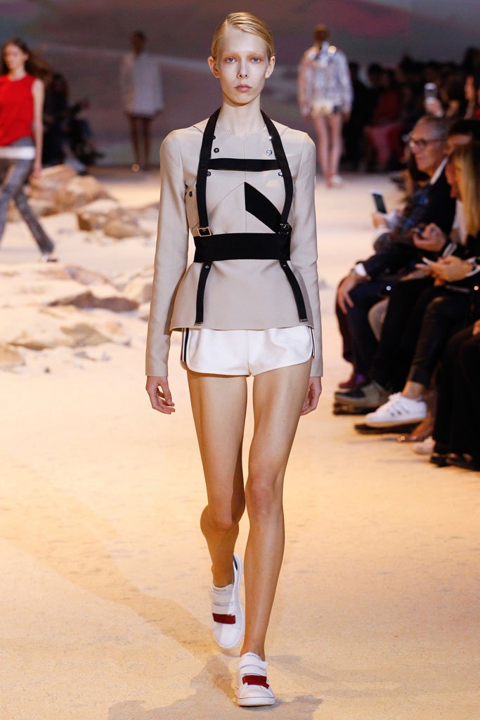 Moncler Gamme Rouge（盟可睐）2025巴黎时装周时装秀