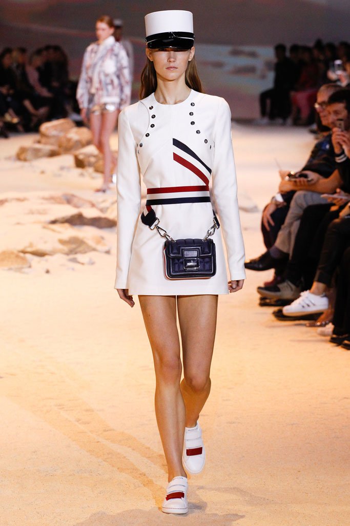 Moncler Gamme Rouge（盟可睐）2025巴黎时装周时装秀