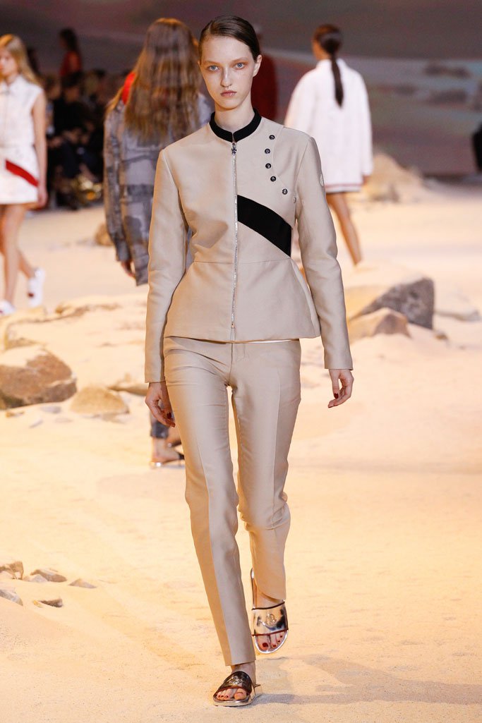 Moncler Gamme Rouge（盟可睐）2025巴黎时装周时装秀