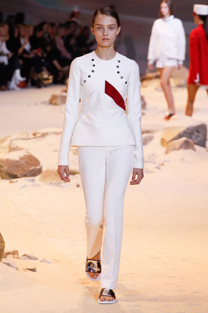 Moncler Gamme Rouge（盟可睐）2025巴黎时装周时装秀