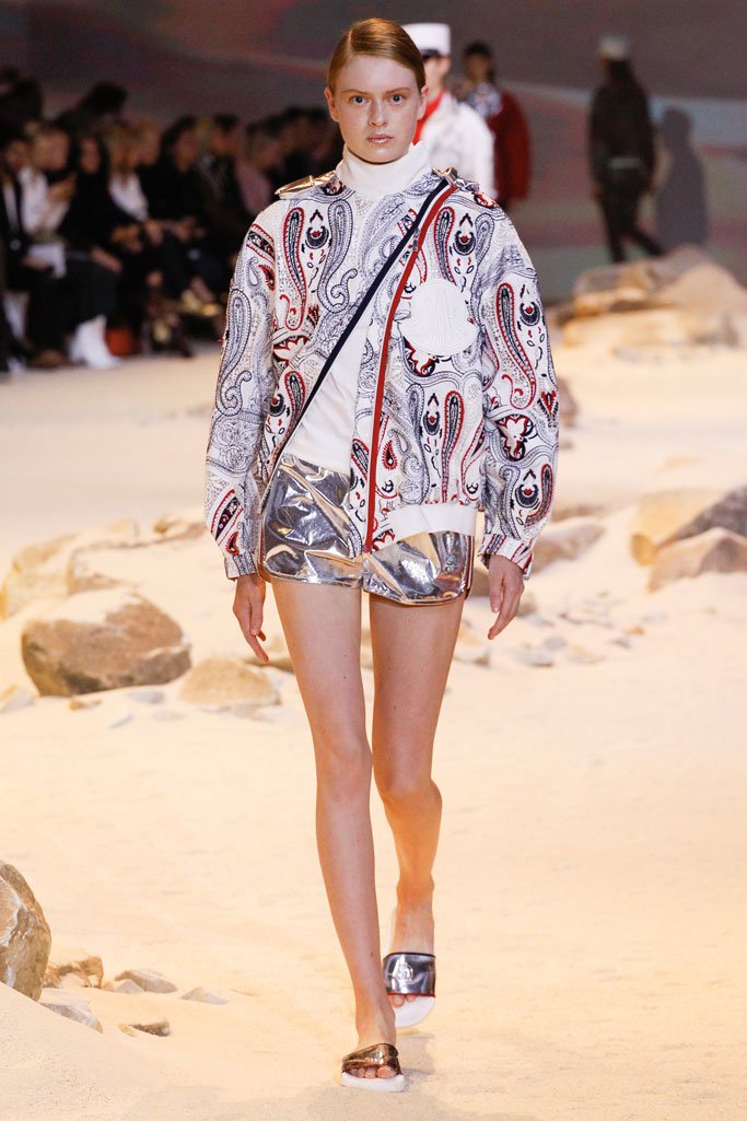 Moncler Gamme Rouge（盟可睐）2025巴黎时装周时装秀