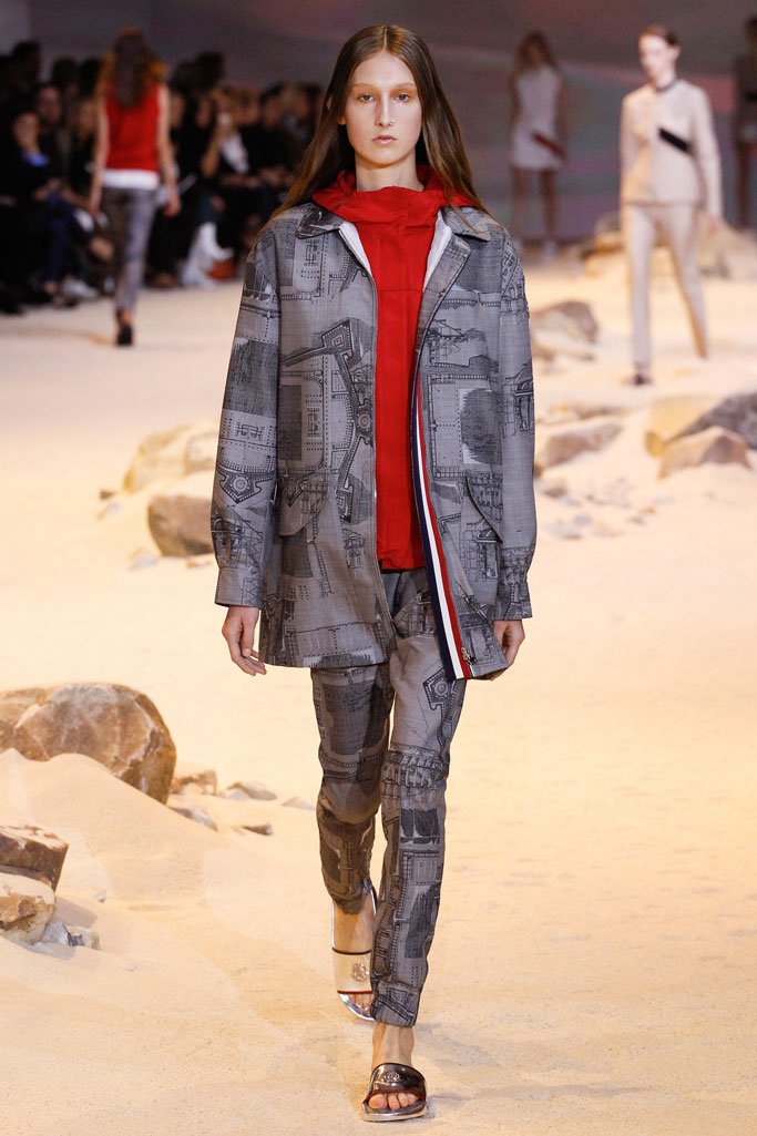 Moncler Gamme Rouge（盟可睐）2025巴黎时装周时装秀