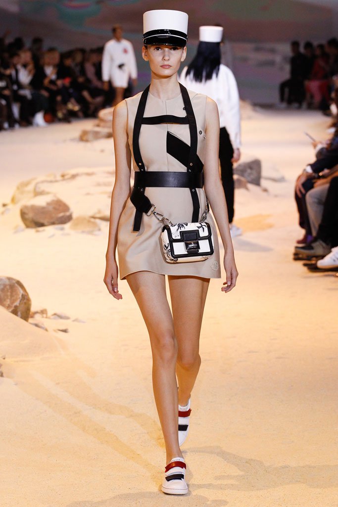 Moncler Gamme Rouge（盟可睐）2025巴黎时装周时装秀