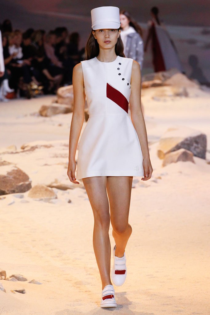 Moncler Gamme Rouge（盟可睐）2025巴黎时装周时装秀