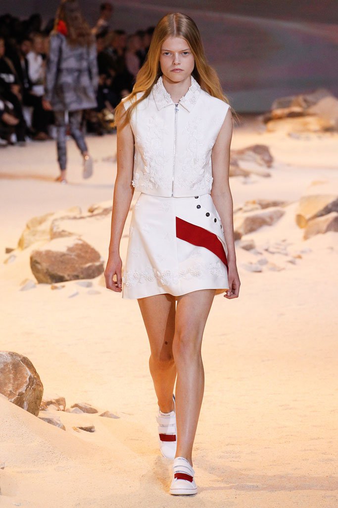 Moncler Gamme Rouge（盟可睐）2025巴黎时装周时装秀