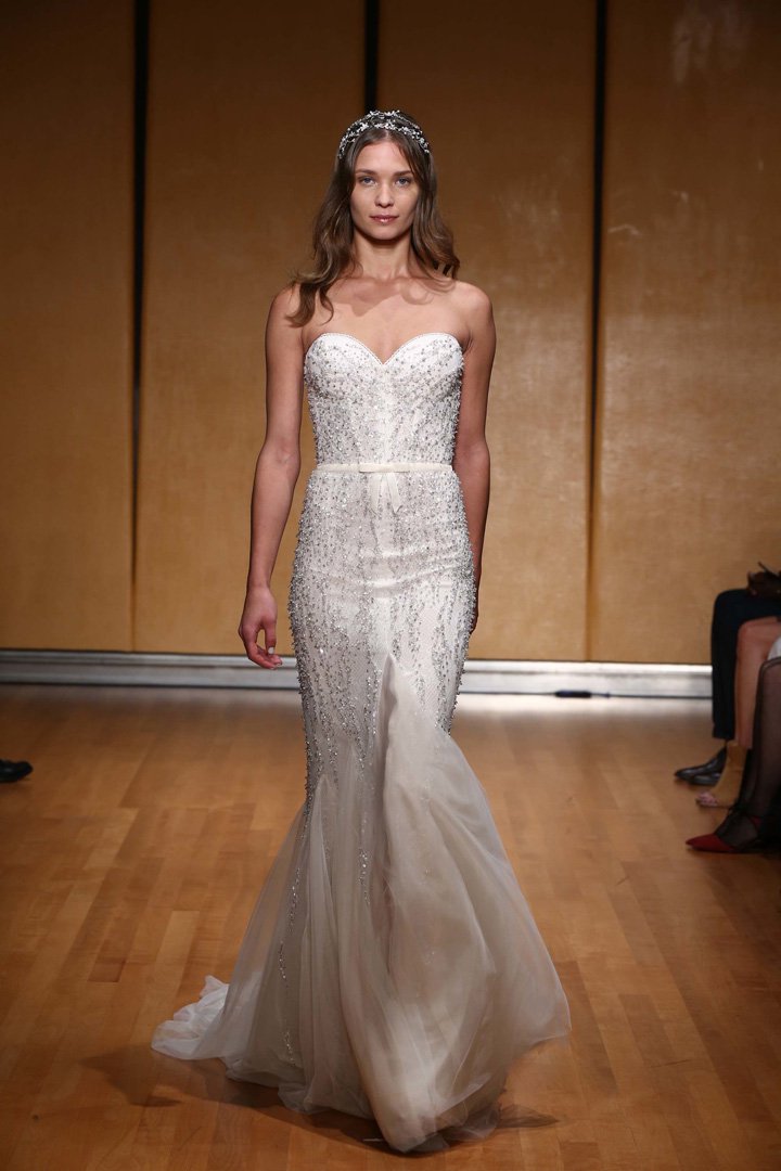 Inbal Dror 2025纽约婚纱周婚纱秀