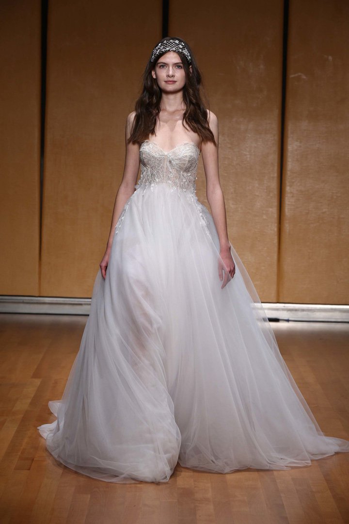 Inbal Dror 2025纽约婚纱周婚纱秀