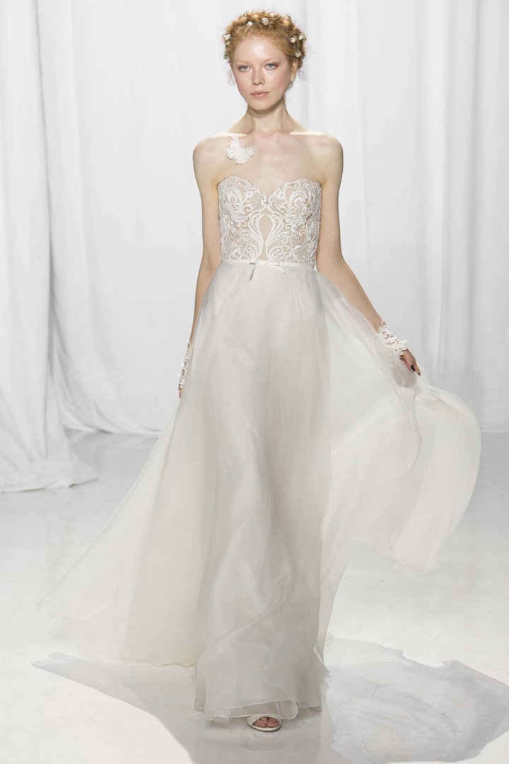 Reem Acra（雷姆·阿克拉）2025纽约婚纱周婚纱秀