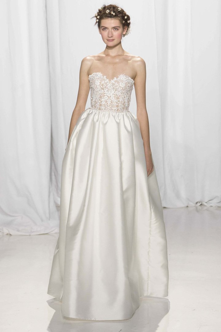 Reem Acra（雷姆·阿克拉）2025纽约婚纱周婚纱秀