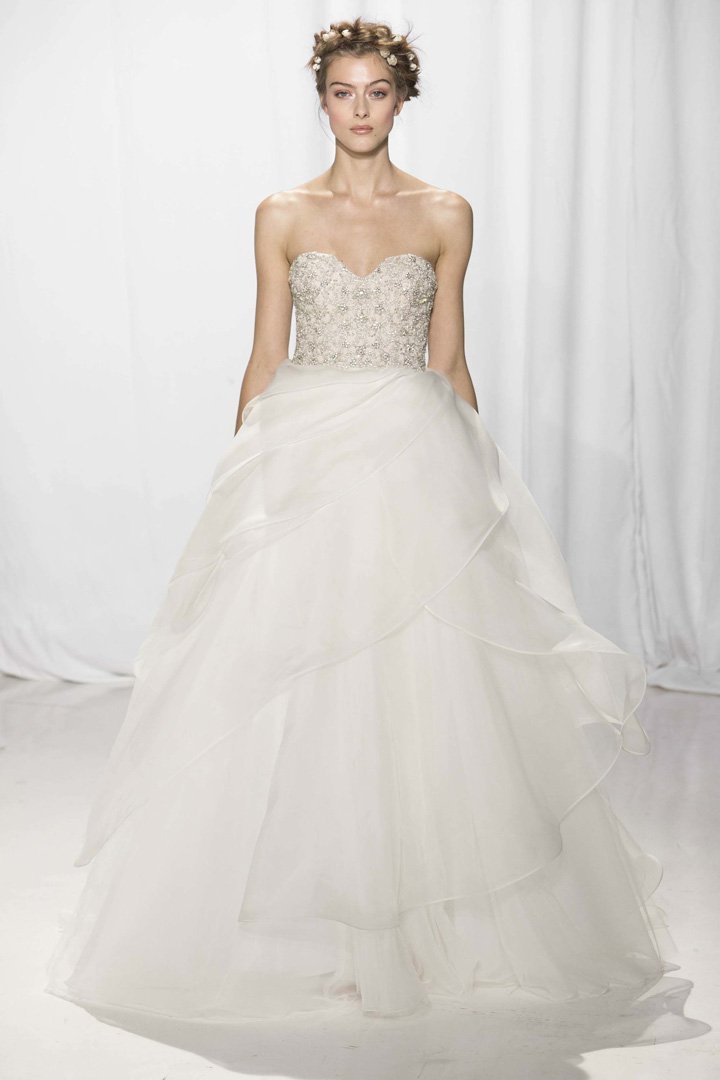 Reem Acra（雷姆·阿克拉）2025纽约婚纱周婚纱秀