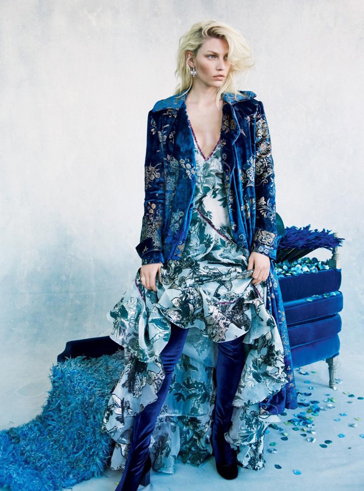 超模Aline Weber演绎《Harper’s Bazaar》时尚杂志大片