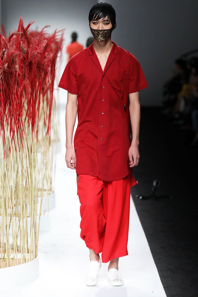 JICHENG 发布2025上海时装周全新作品“遛园舞凤”时装秀