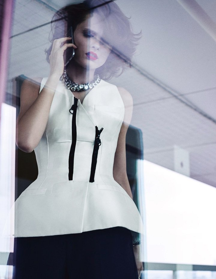 超模Elena Melnik 演绎《Elle》时尚杂志大片