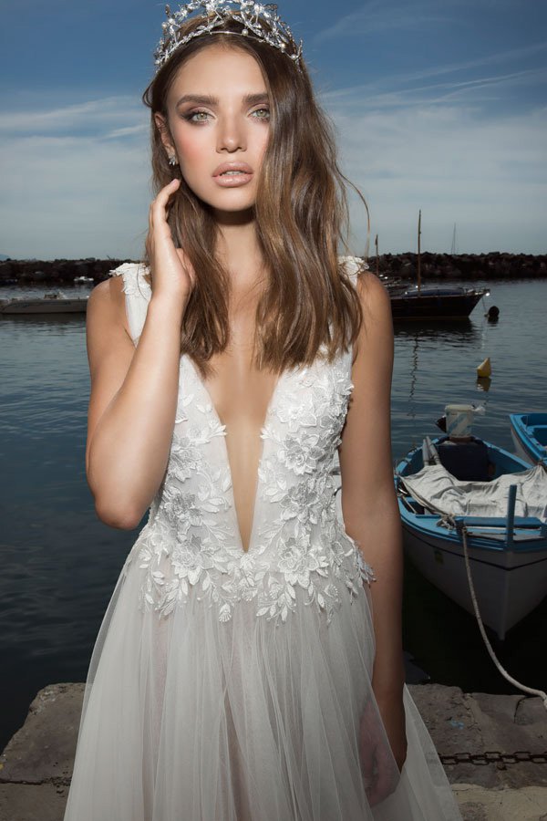Julie Vino 2025婚纱系列