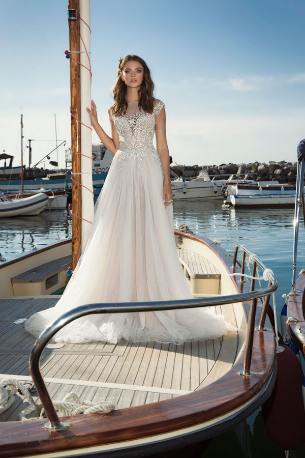 Julie Vino 2025婚纱系列