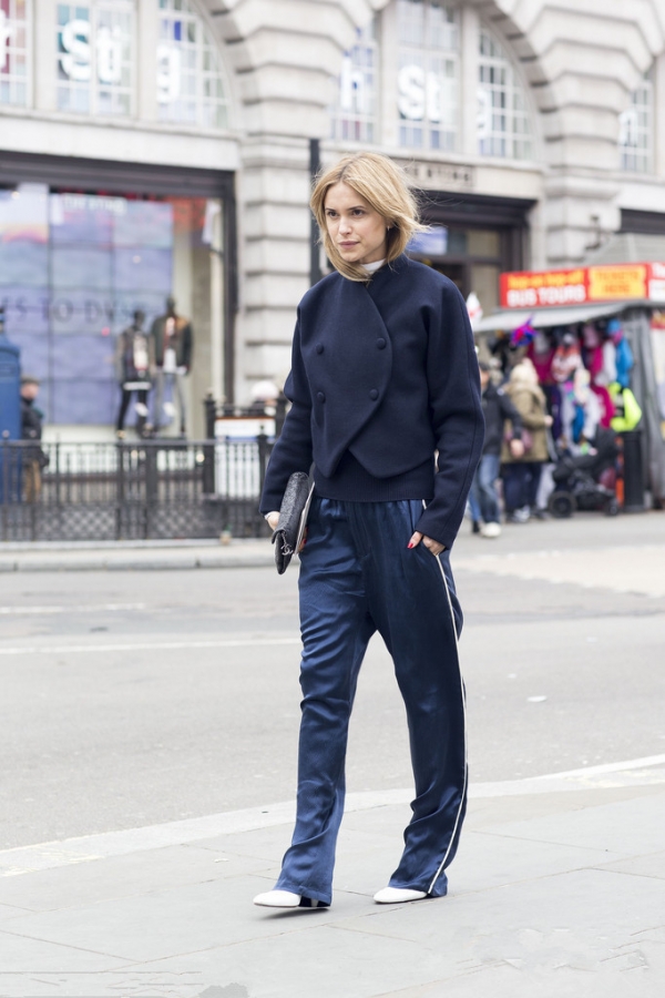 那些年被我们嫌弃的校服裤 如今成了时尚单品