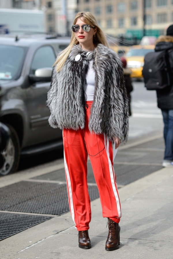 那些年被我们嫌弃的校服裤 如今成了时尚单品