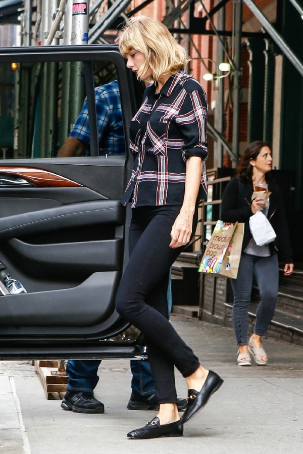 泰勒·斯威夫特最新街拍 单身后美出新高度