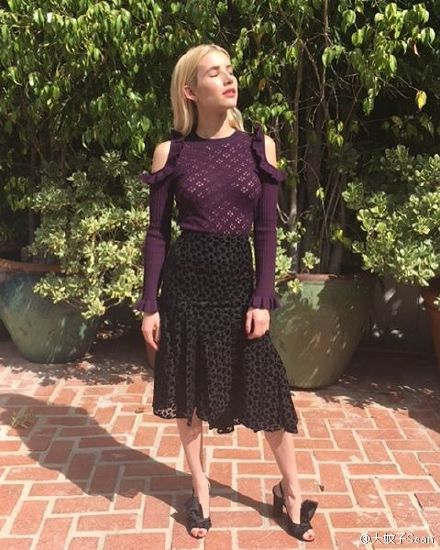 Emma Roberts(艾玛罗伯茨)凭借“穿衣术”居然看起来比超模还高