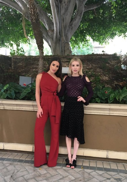 Emma Roberts(艾玛罗伯茨)凭借“穿衣术”居然看起来比超模还高
