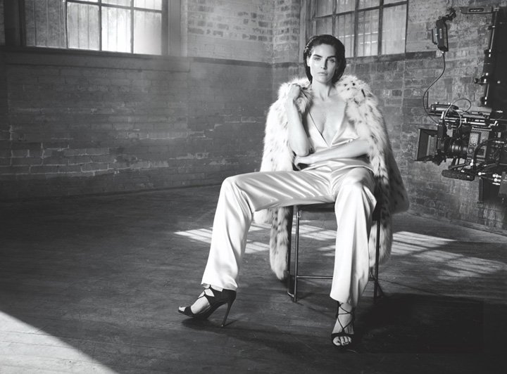 美国设计师品牌 Dennis Basso（丹尼斯·贝索）2025秋冬系列广告