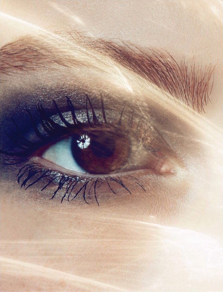 Lorena Maraschi 演绎迪奥美妆《Dior》杂志时尚大片