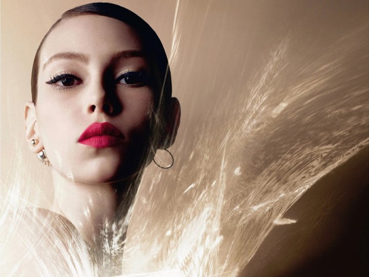 Lorena Maraschi 演绎迪奥美妆《Dior》杂志时尚大片