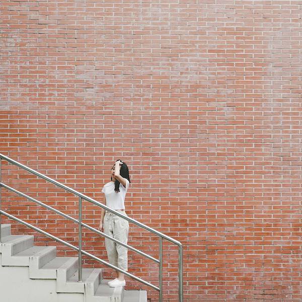 不嫁给爱情的女人,会过的有多惨?