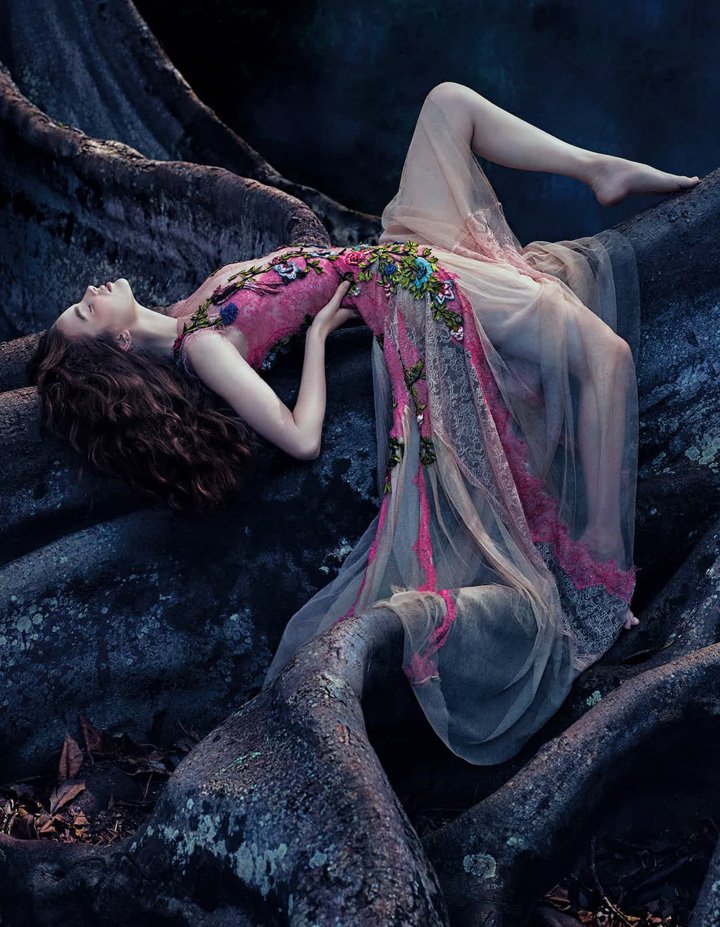 超模Ali Michael 演绎《How to Spend It》时尚杂志大片