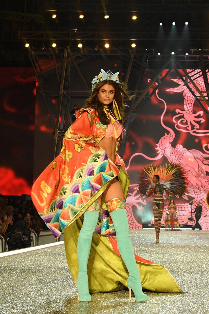 Victoria's Secret（维多利亚的秘密）2025内衣时装秀