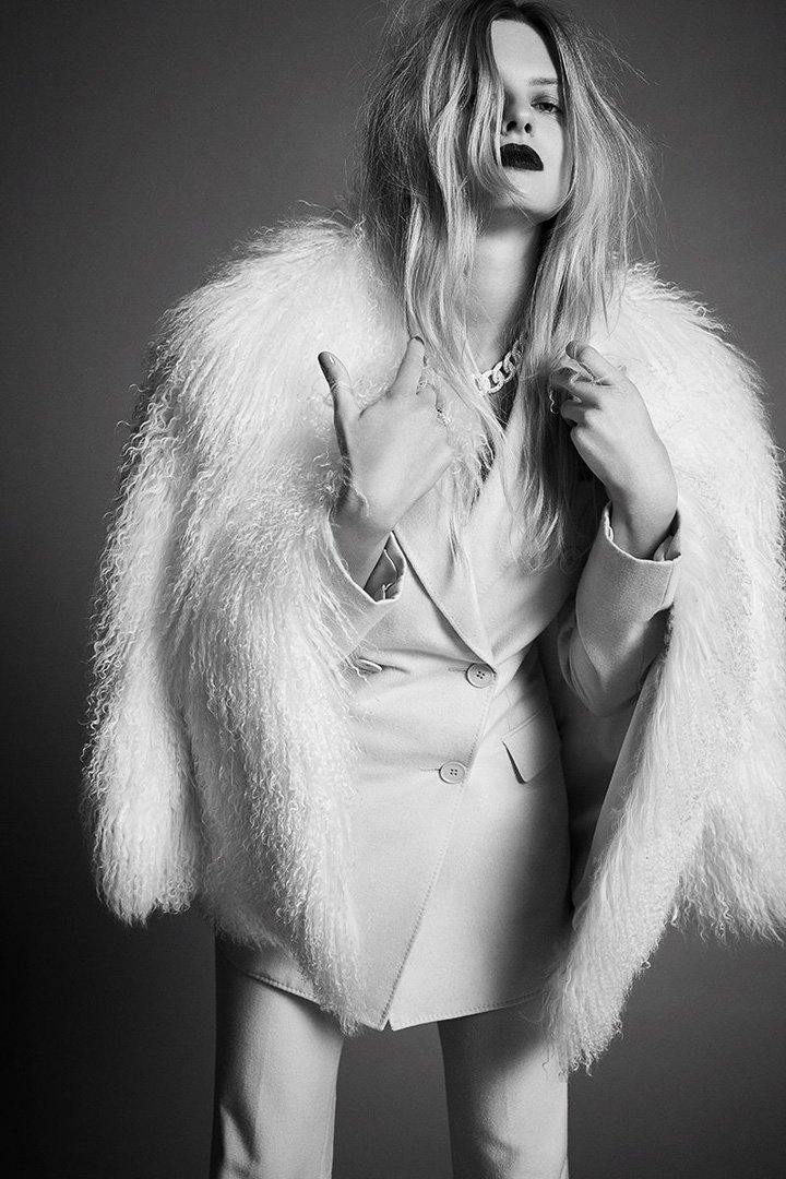 模特Natalia Siodmiak 演绎《Harper’s Bazaar》时尚杂志大片