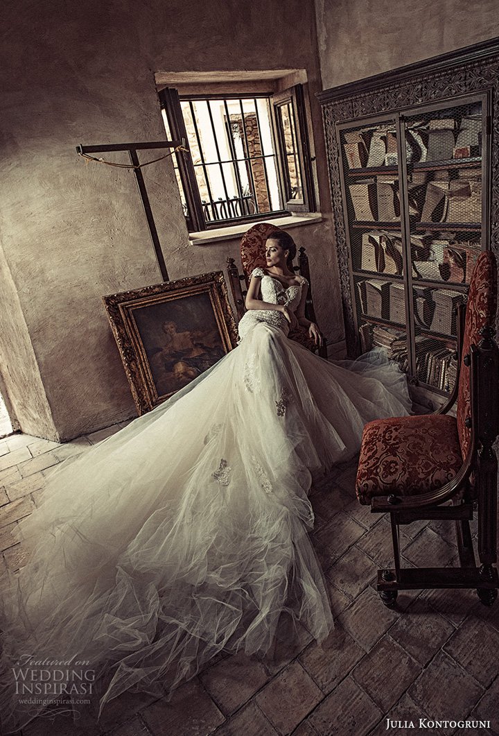 Julia Kontogruni（茱莉亚·库鲁妮）2025婚纱礼服系列